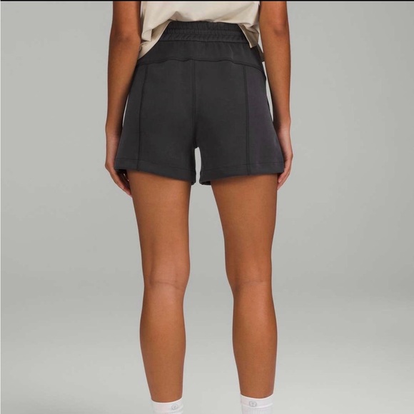 Lululemon Softstreme shorts - Picture 6 of 6